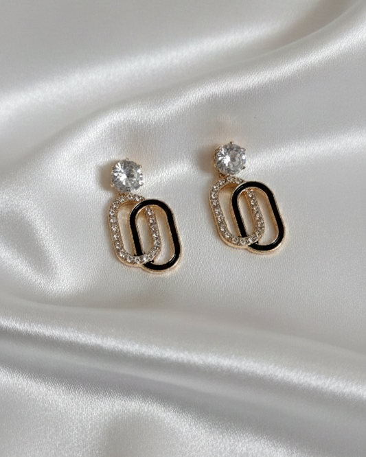 Midnight Link Interlocking Oval Earrings for girls